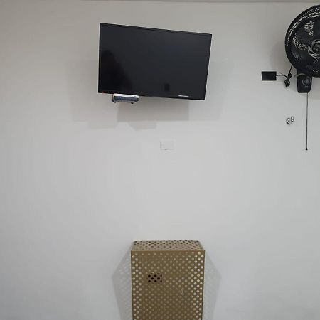 Hotel Prestige ميديلين المظهر الخارجي الصورة
