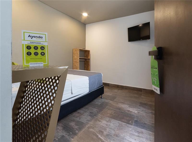 Hotel Prestige ميديلين المظهر الخارجي الصورة