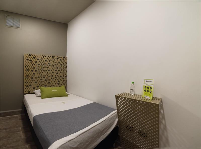 Hotel Prestige ميديلين المظهر الخارجي الصورة