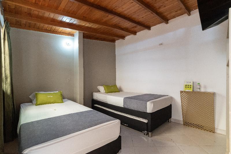 Hotel Prestige ميديلين المظهر الخارجي الصورة
