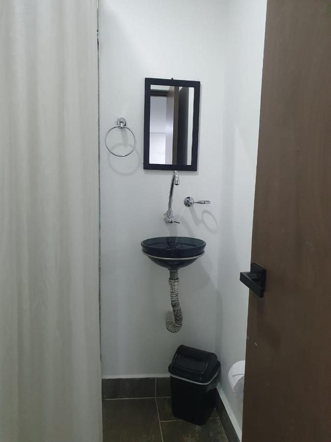 Hotel Prestige ميديلين المظهر الخارجي الصورة