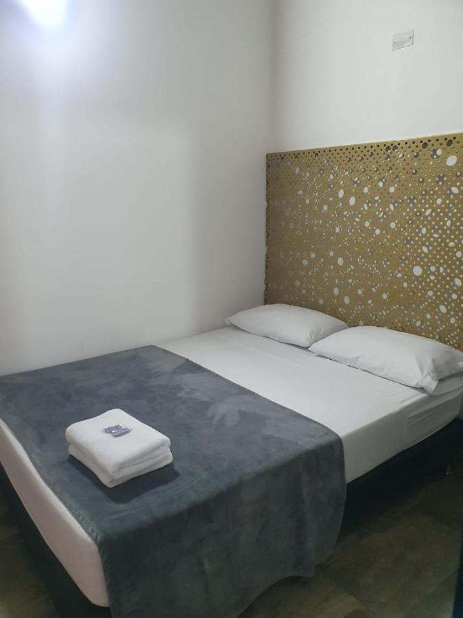 Hotel Prestige ميديلين المظهر الخارجي الصورة