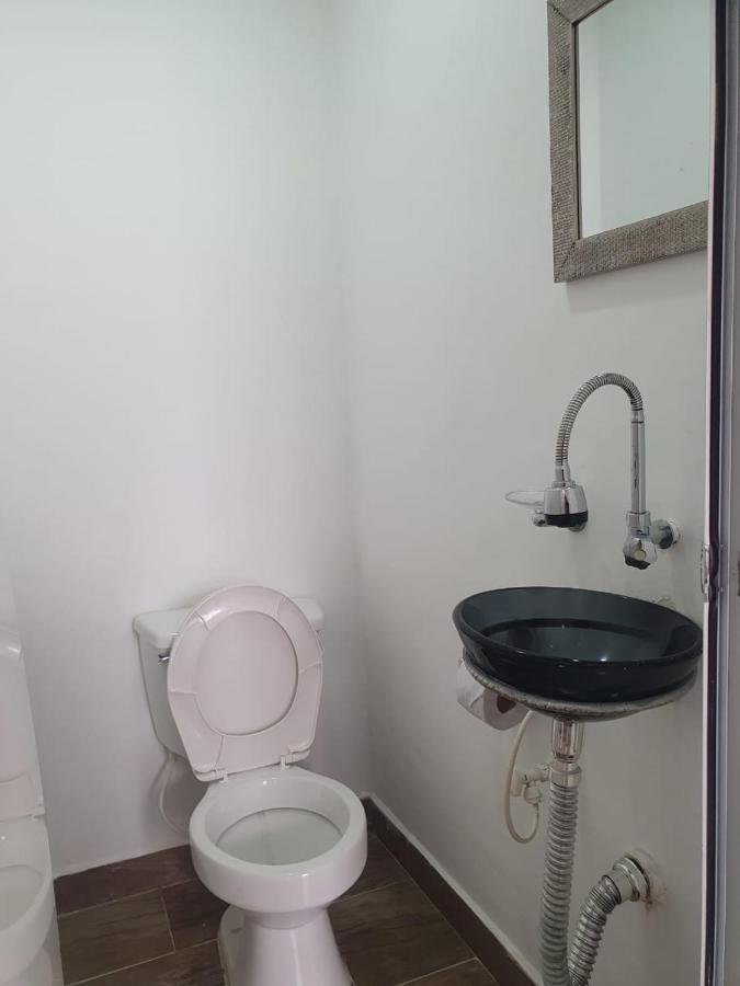 Hotel Prestige ميديلين المظهر الخارجي الصورة