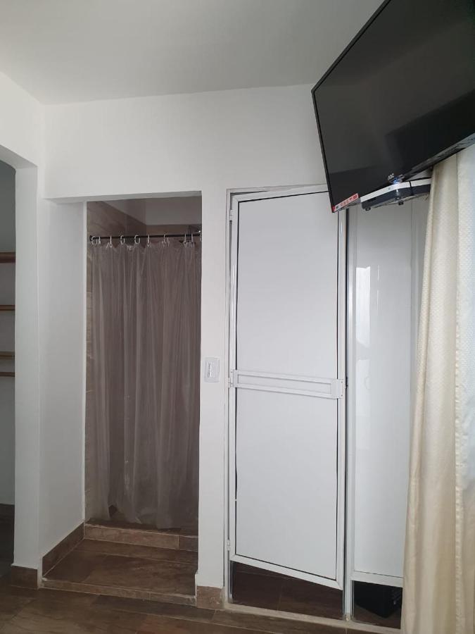 Hotel Prestige ميديلين المظهر الخارجي الصورة