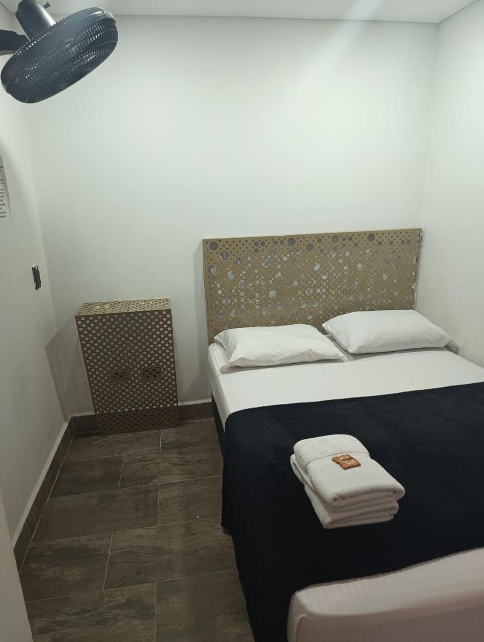 Hotel Prestige ميديلين المظهر الخارجي الصورة