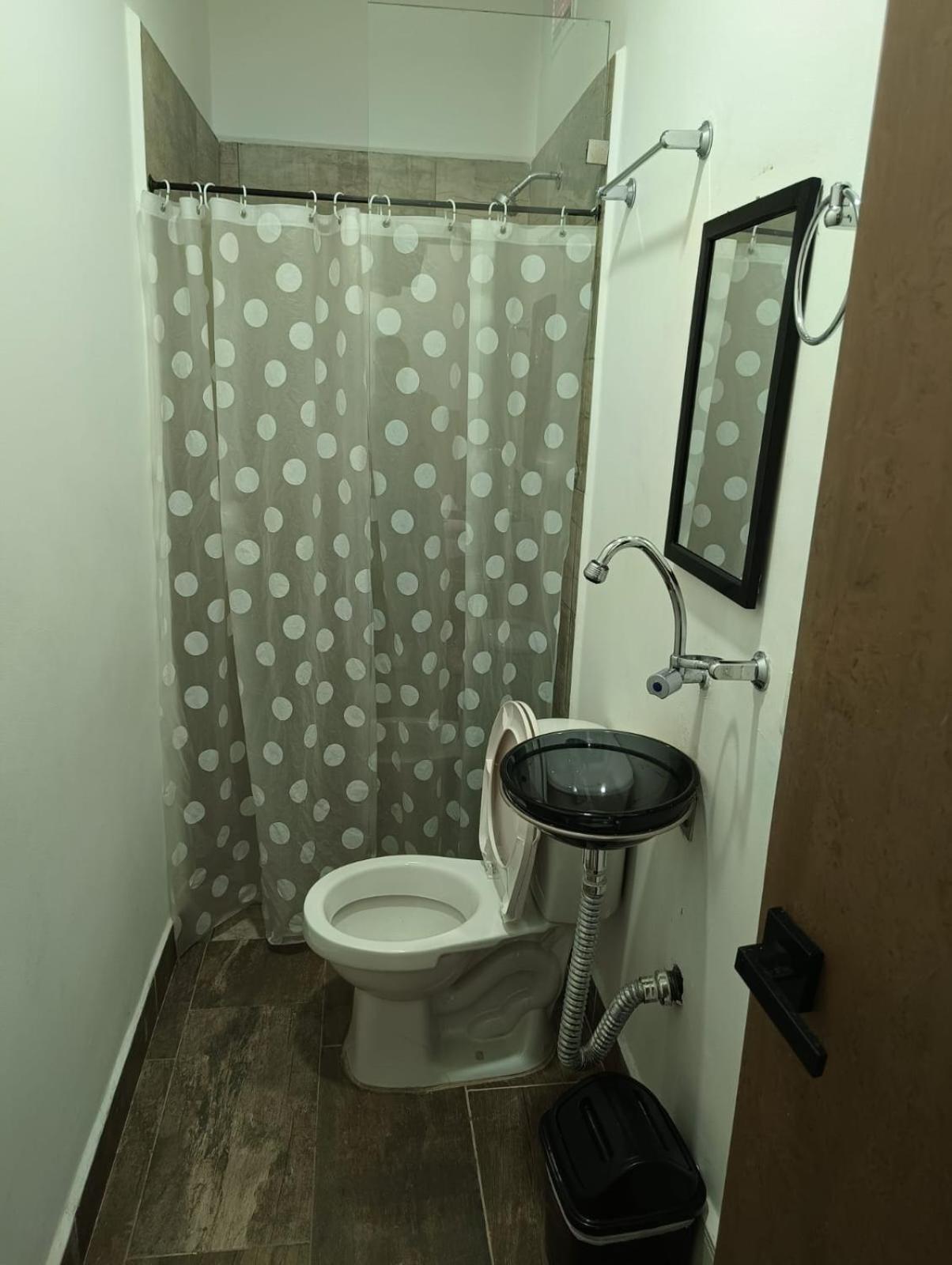 Hotel Prestige ميديلين المظهر الخارجي الصورة