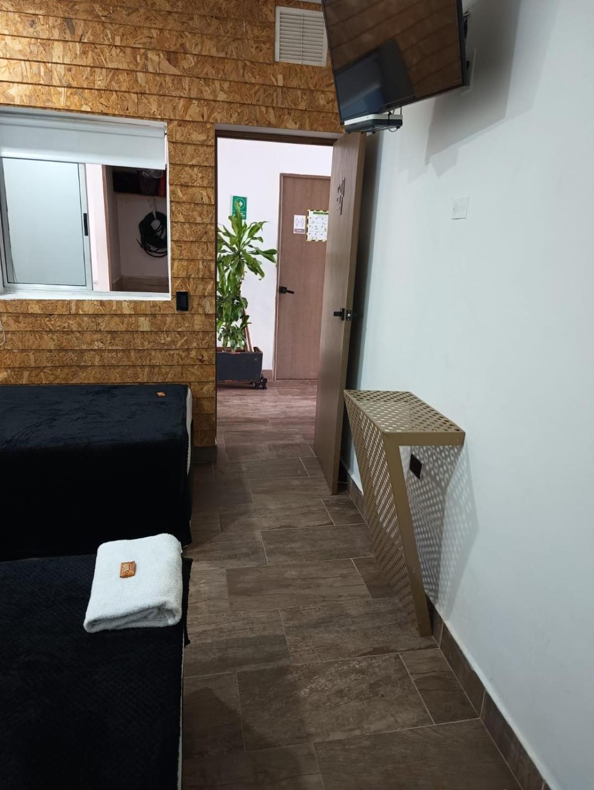 Hotel Prestige ميديلين المظهر الخارجي الصورة